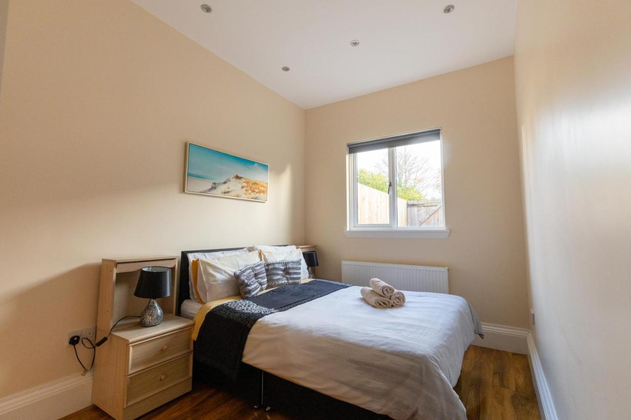 New 3-Bedroom Apartment Close To City Centre EDI Exterior foto