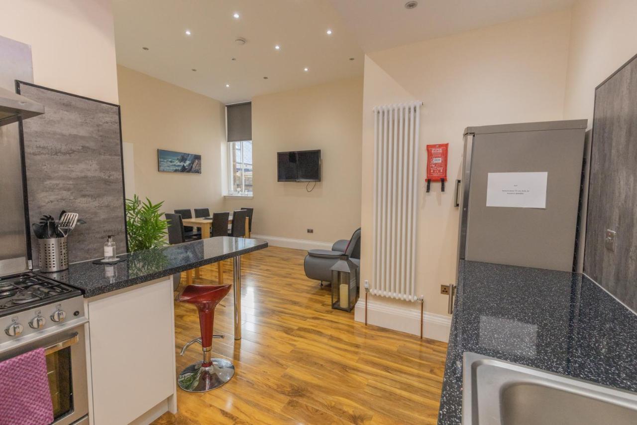 New 3-Bedroom Apartment Close To City Centre EDI Exterior foto