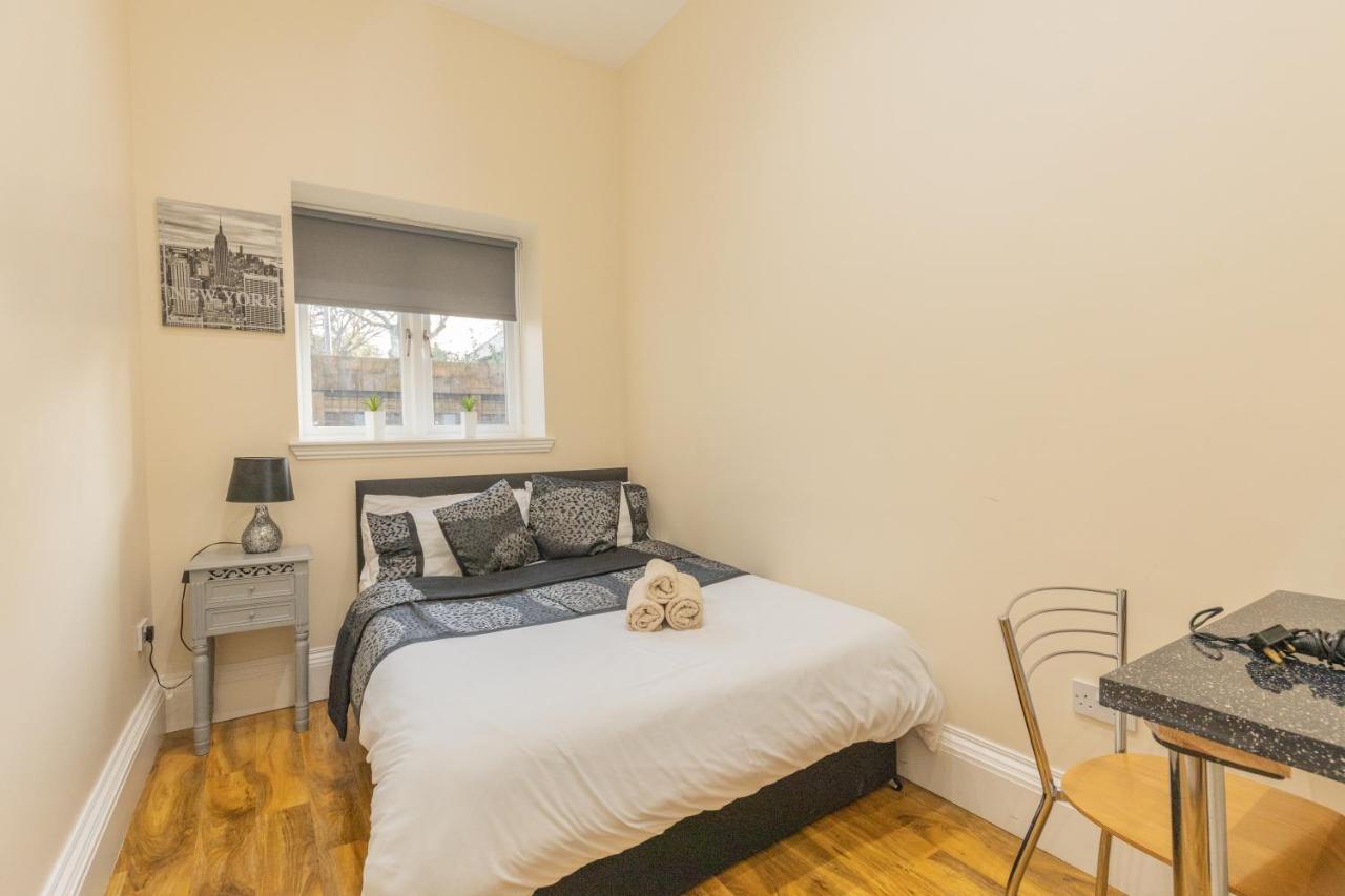 New 3-Bedroom Apartment Close To City Centre EDI Exterior foto