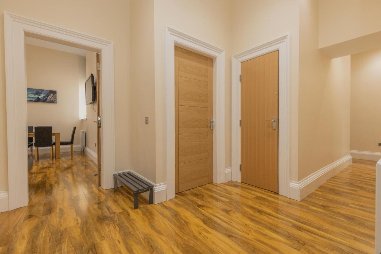 New 3-Bedroom Apartment Close To City Centre EDI Exterior foto