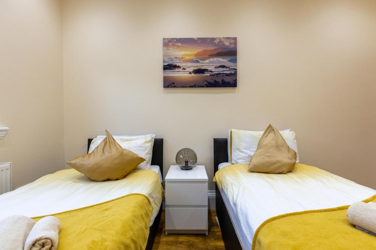 New 3-Bedroom Apartment Close To City Centre EDI Exterior foto