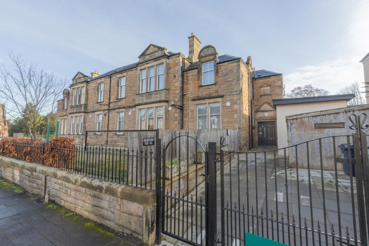 New 3-Bedroom Apartment Close To City Centre EDI Exterior foto